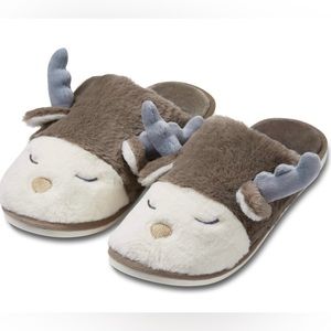 Slippers of Cute Reindeer Designs